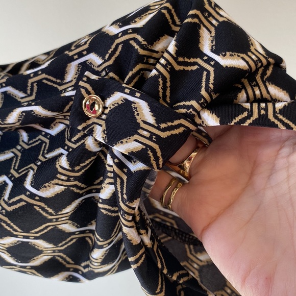 Plus size women’s geometric print tunic top 3/4 button up sleeve scoop neck 1X - Picture 4 of 8